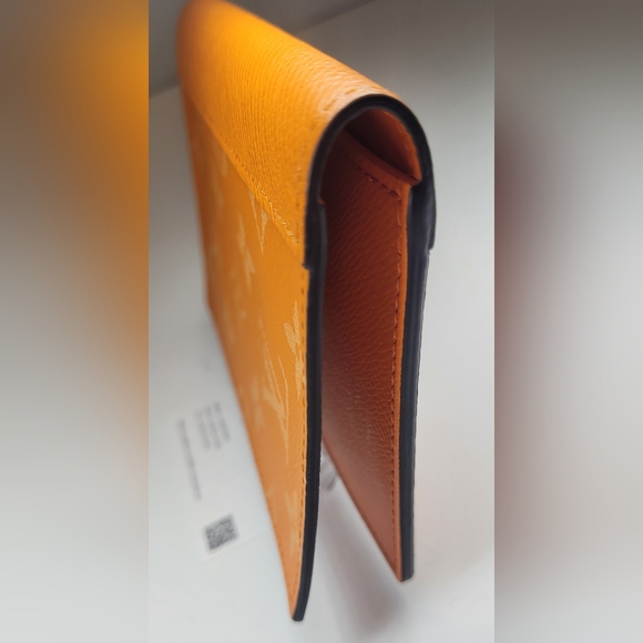 Louis Vuitton Taigarama Orange Leather Passport Cover - Picture 4 of 11